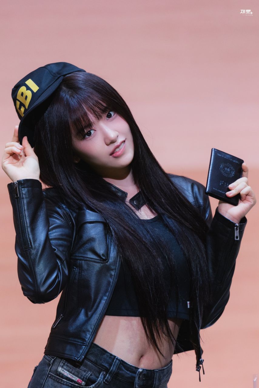 아이브 안유진2_5.jpg