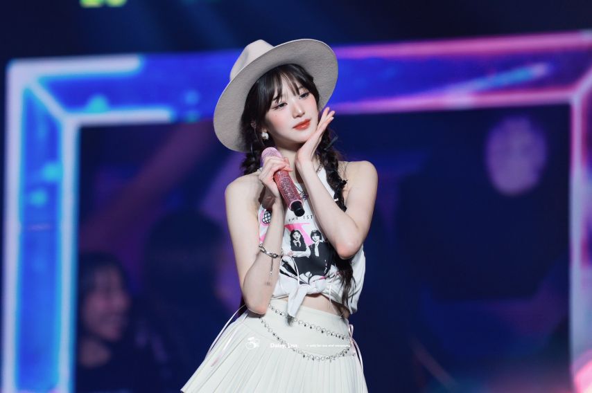 아이브 장원영1_3.jpg