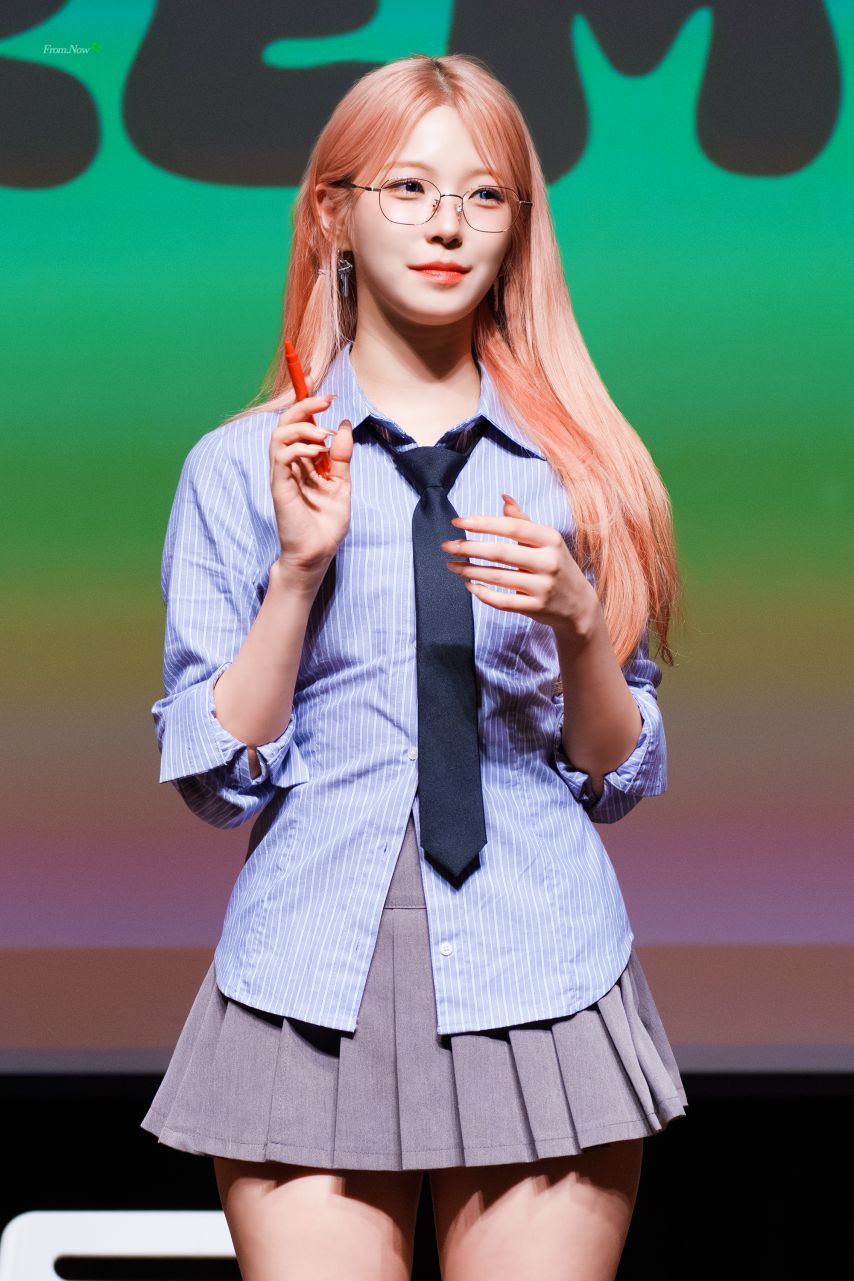 프로미스나인 백지헌1_4.jpg