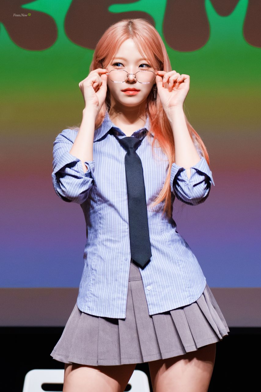 프로미스나인 백지헌1_2.jpg
