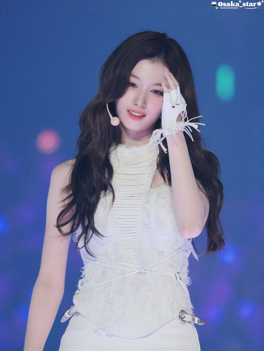 트와이스 사나1_3.jpg