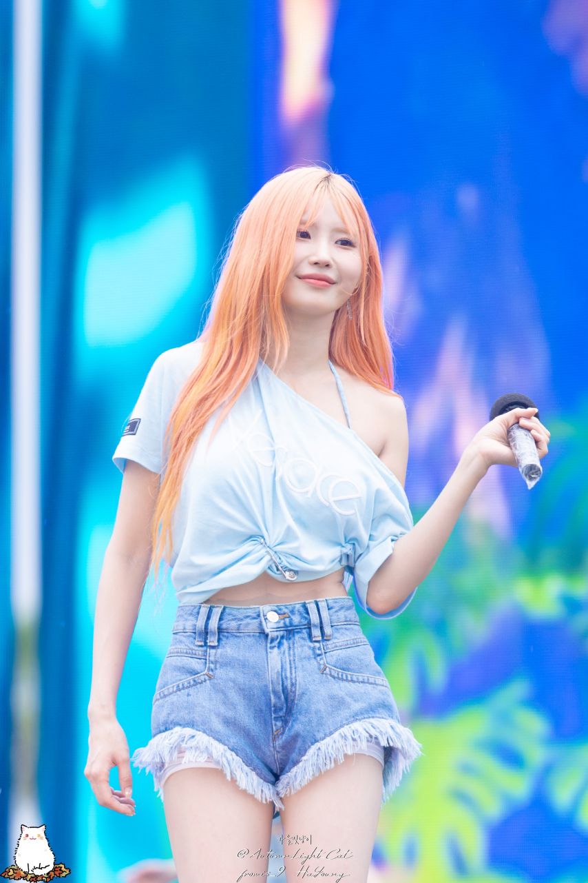 프로미스나인 송하영1_4.jpg
