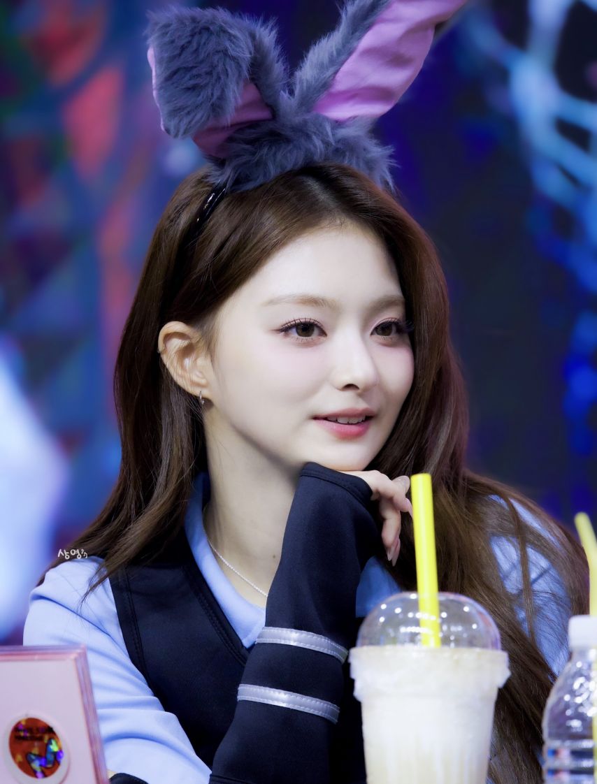 프로미스나인 이나경1_1.jpg