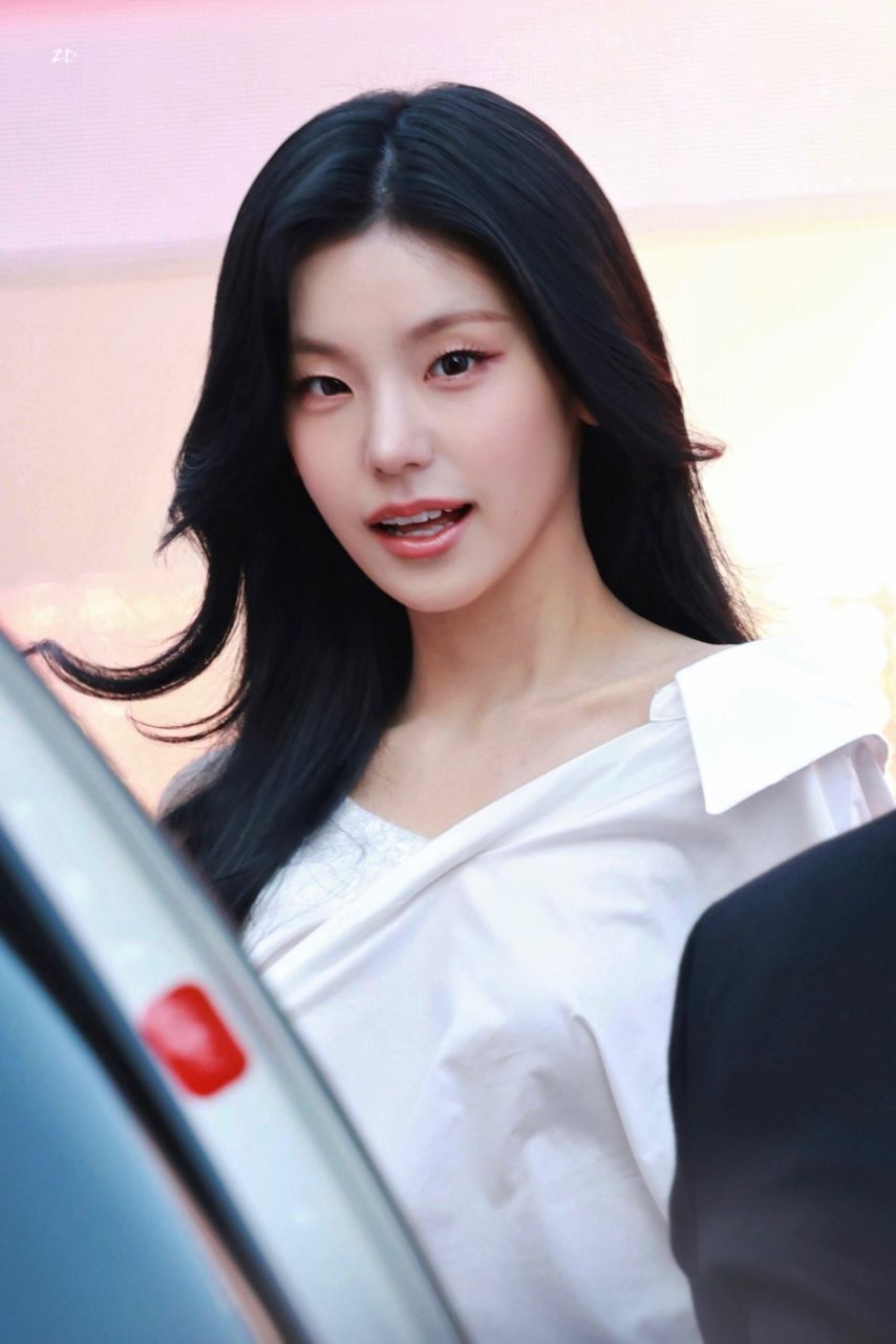 ITZY 예지1_5.jpg