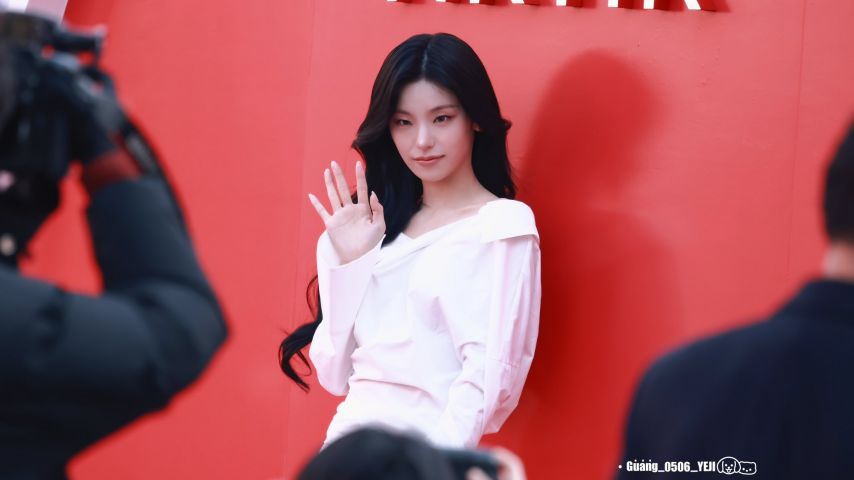 ITZY 예지1_2.jpg
