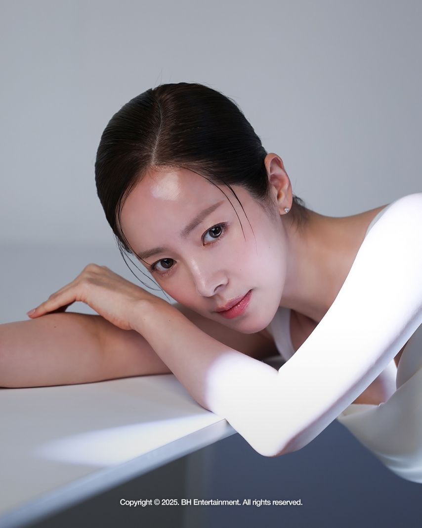한지민 마리끌레르 비하인드 등1_4.jpg