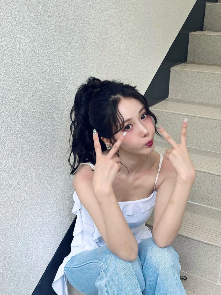 신비 VIVIZ비비지 인별1_6.jpg