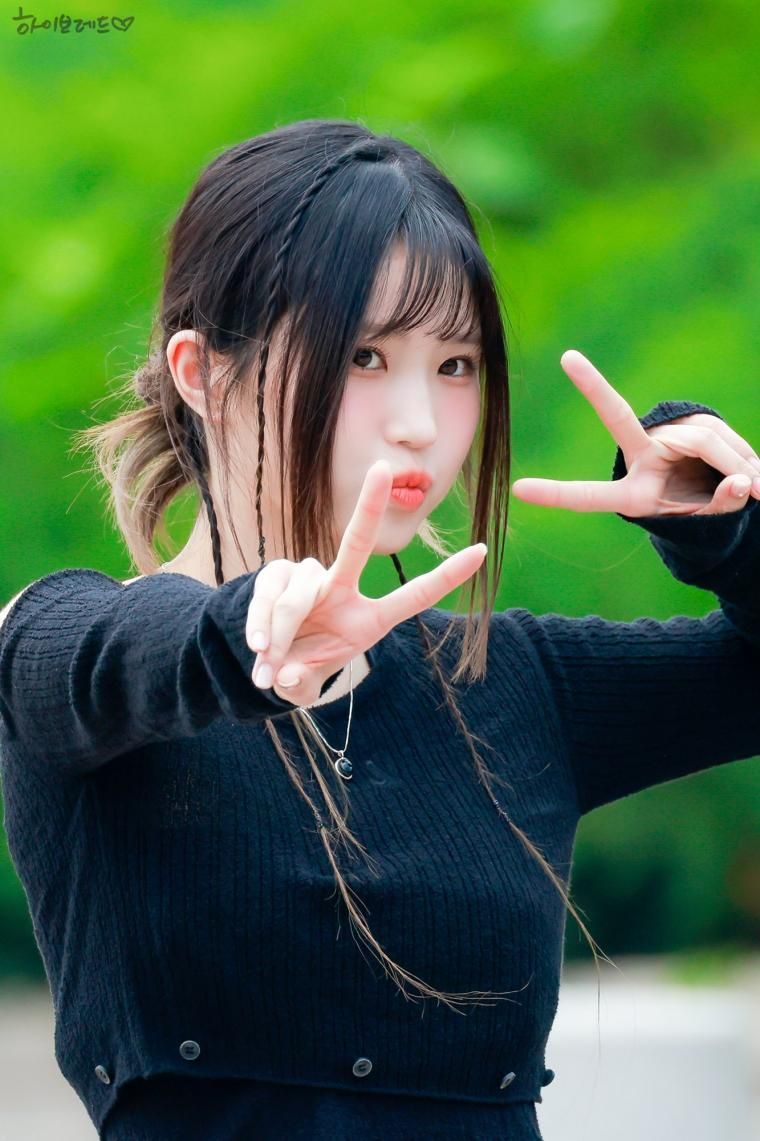 프로미스나인 송하영1_1.jpg