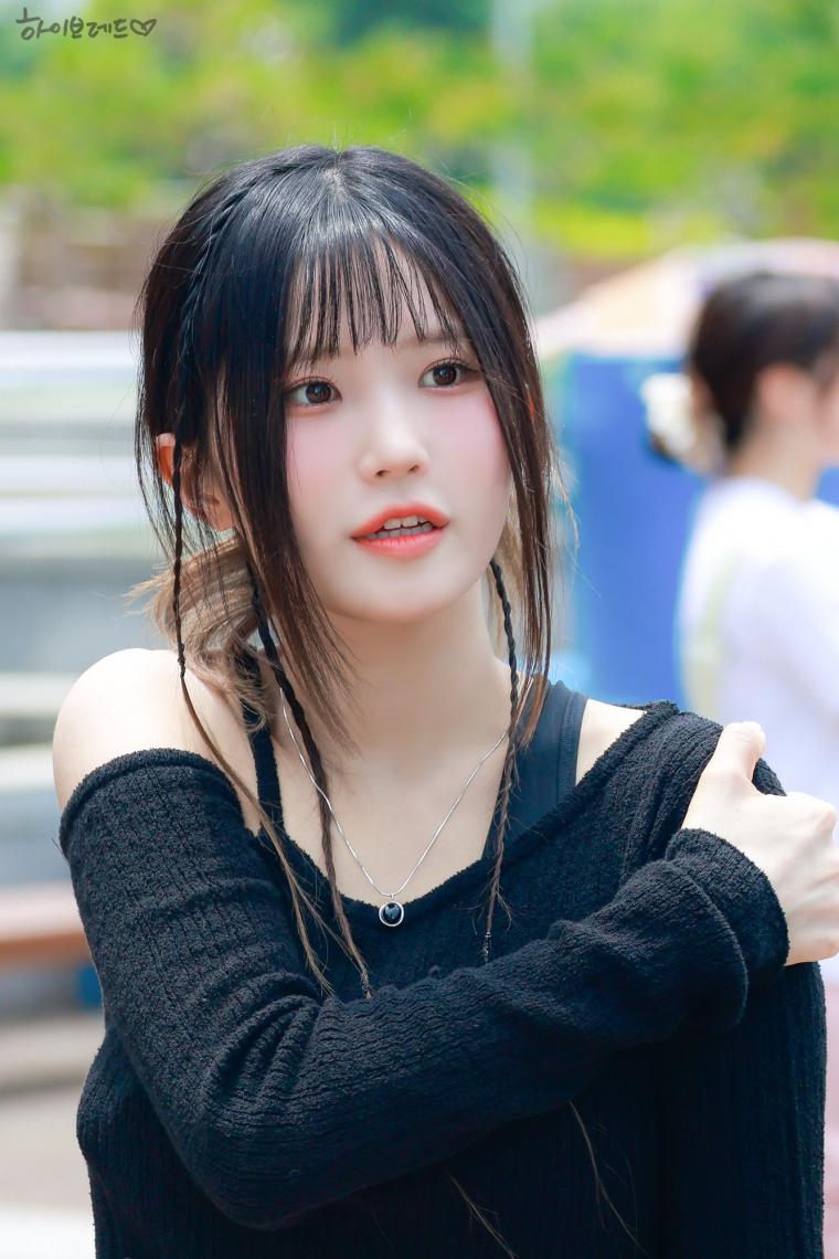 프로미스나인 송하영1_7.jpg