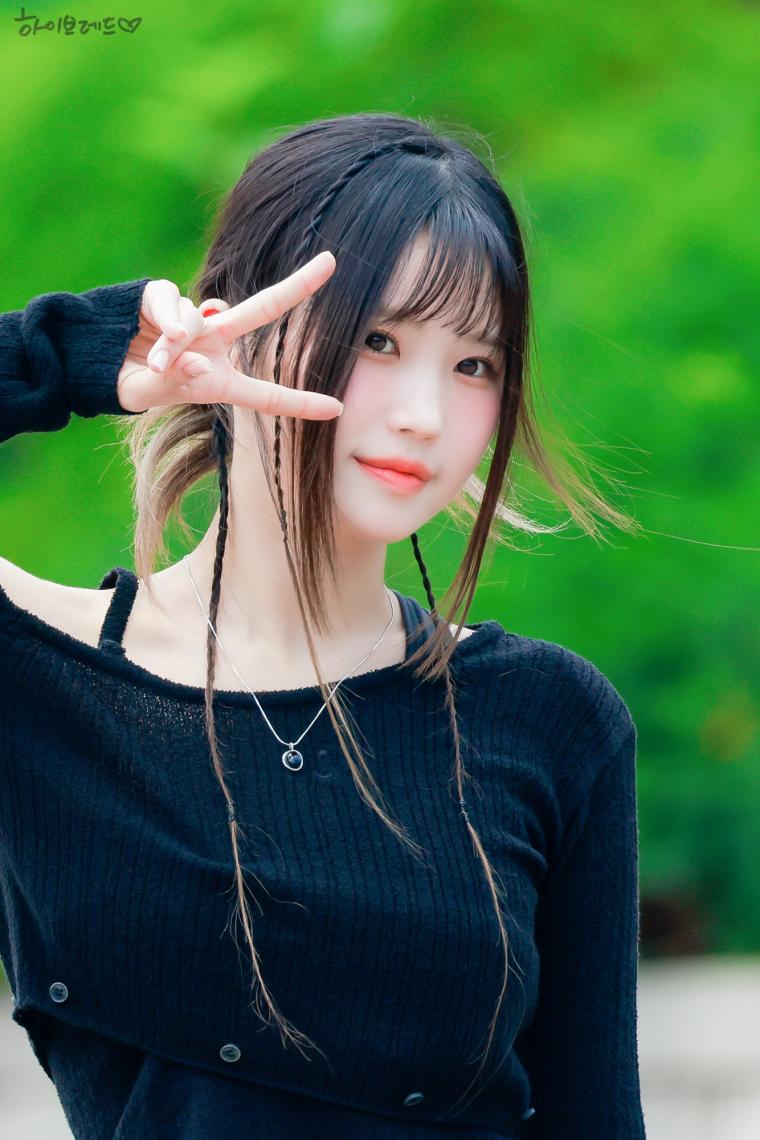 프로미스나인 송하영1_2.jpg