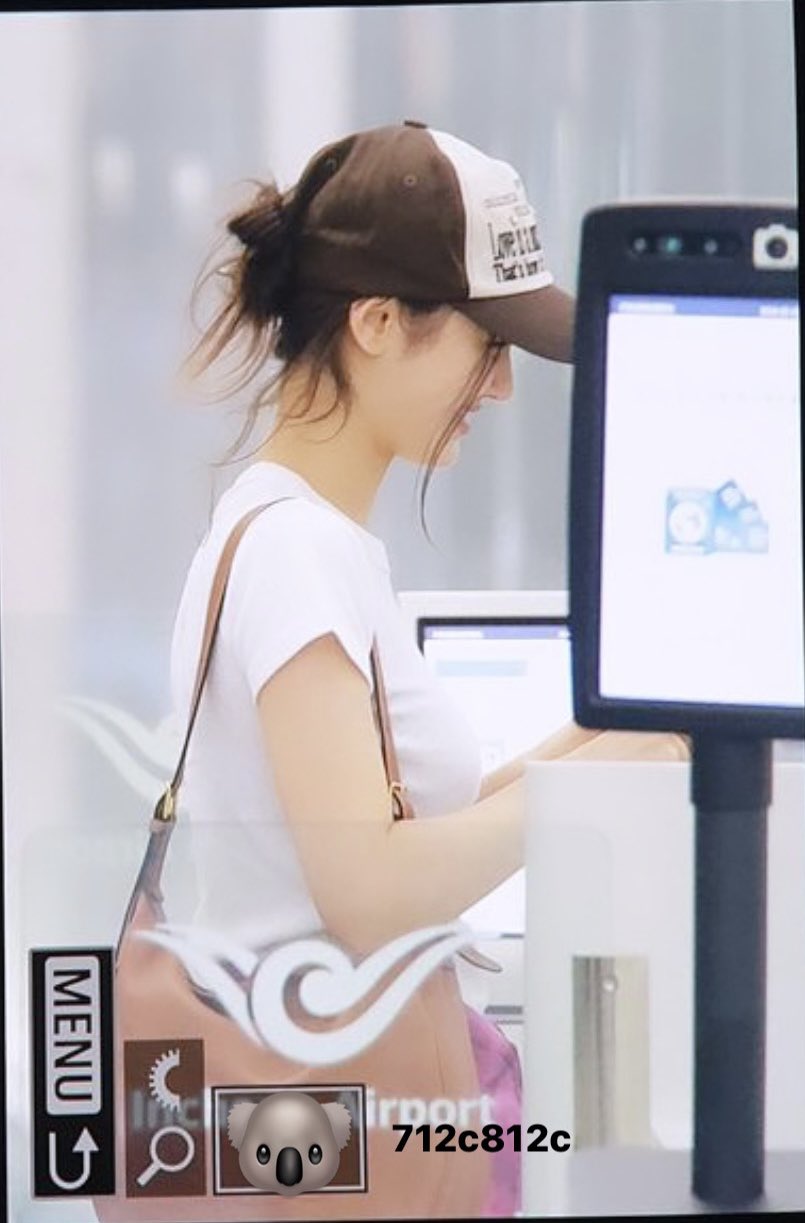 [뉴진스] 인천공항 출국1_17.jpg