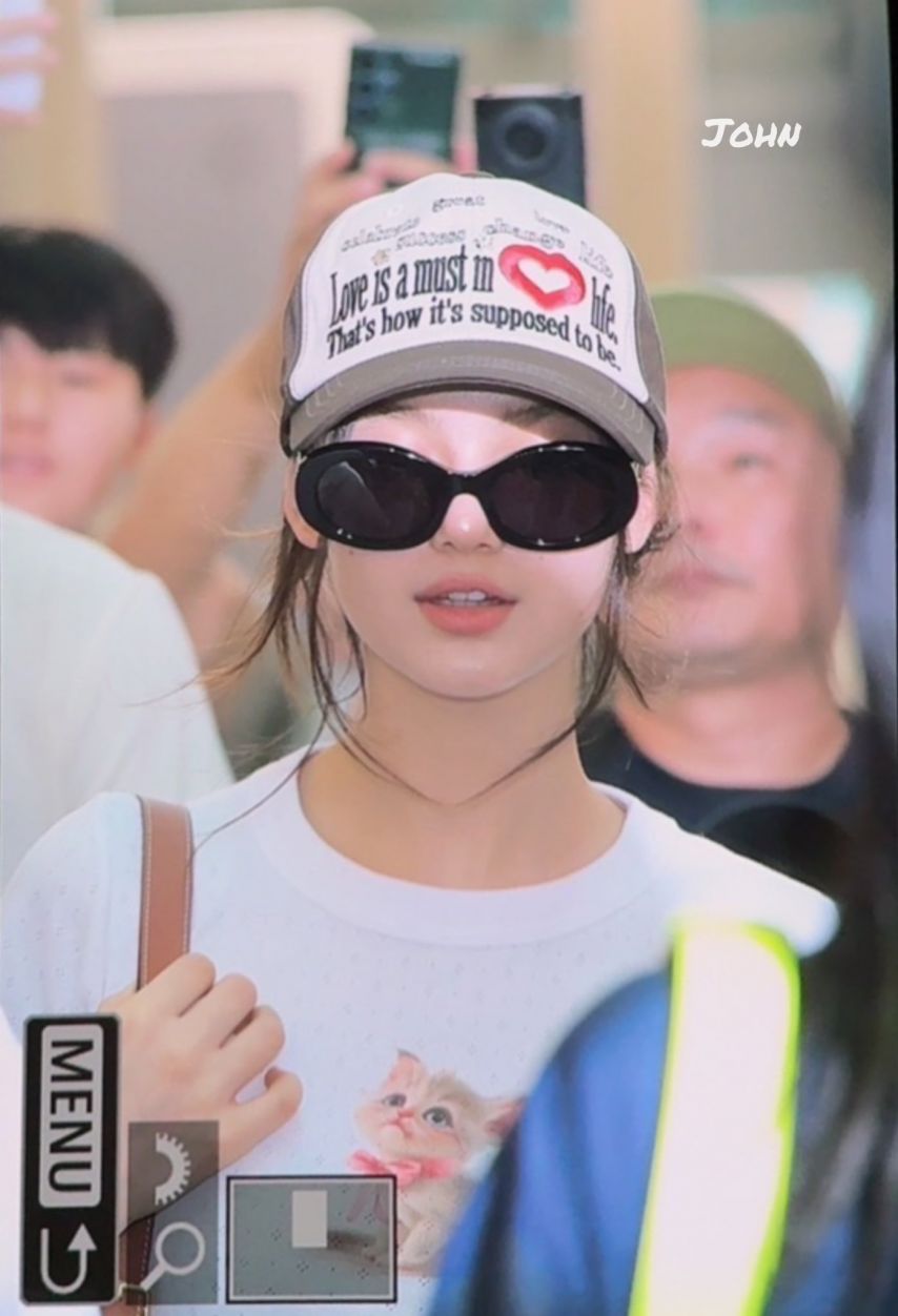[뉴진스] 인천공항 출국1_14.jpg