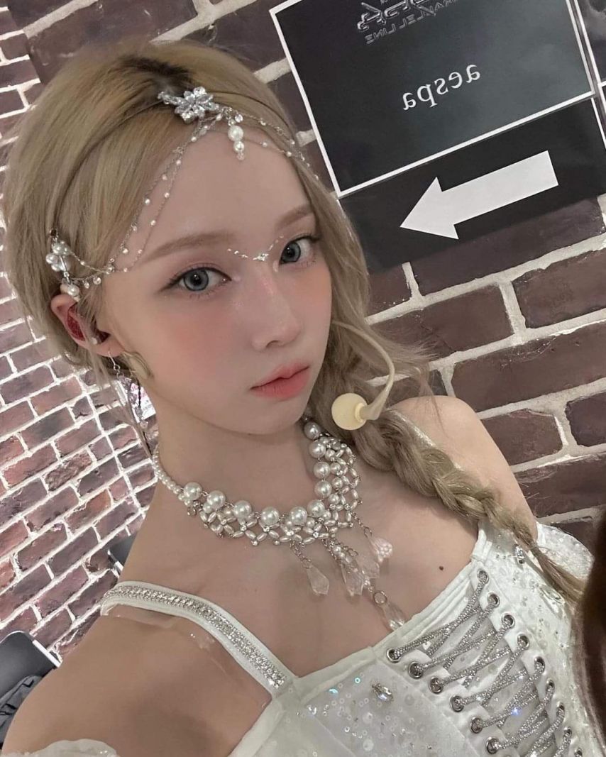 하얗다 못해 투명한 피부 에스파 윈터.jpg1_3.jpg
