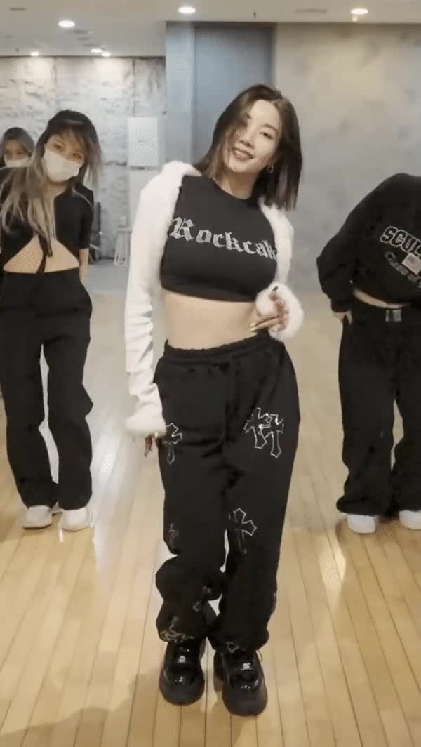 f8a4f7a8c6bc40be7714dcff3f8db4ad_1676126363_2446.gif
