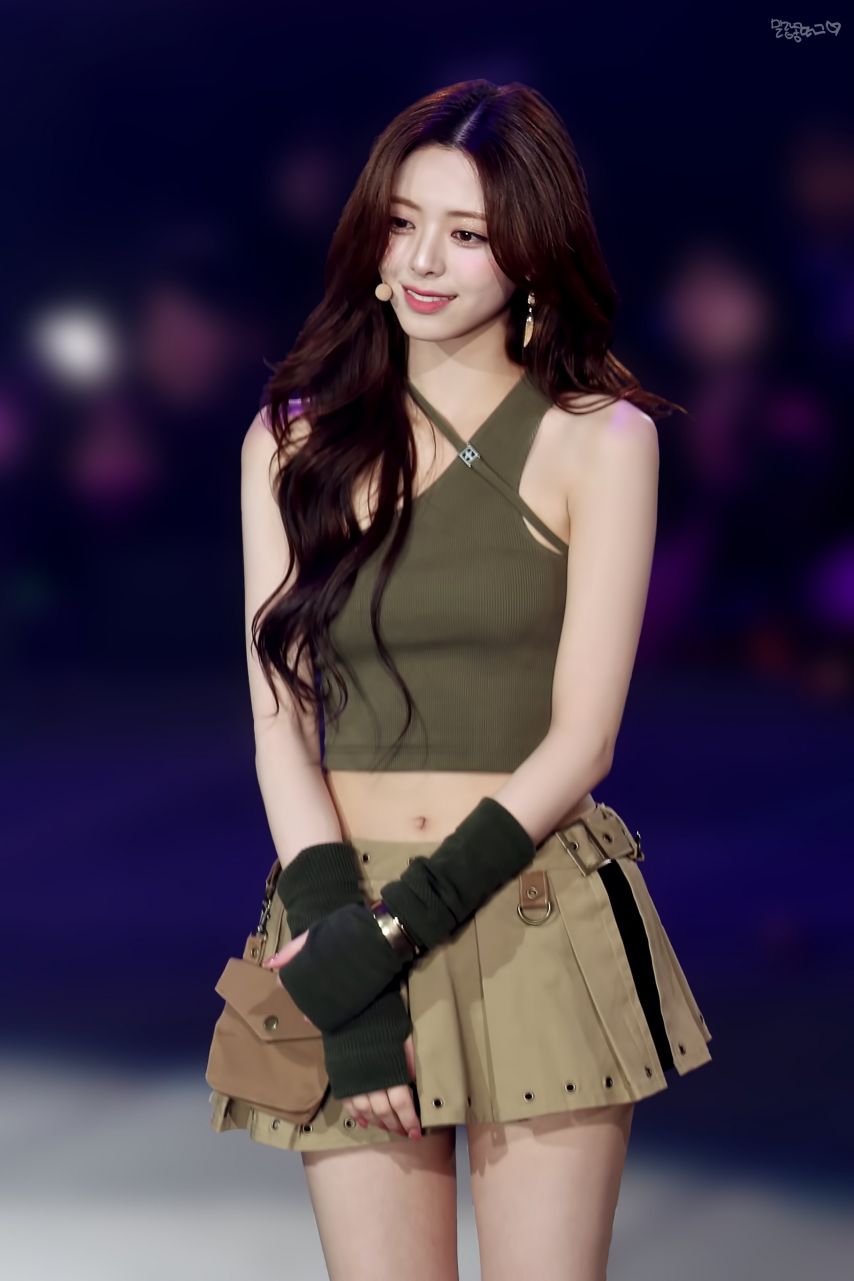 ITZY 유나2_4.jpg