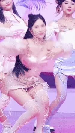 4140b46fdc55482659fc1f1da35303a0_1679362255_5399.gif