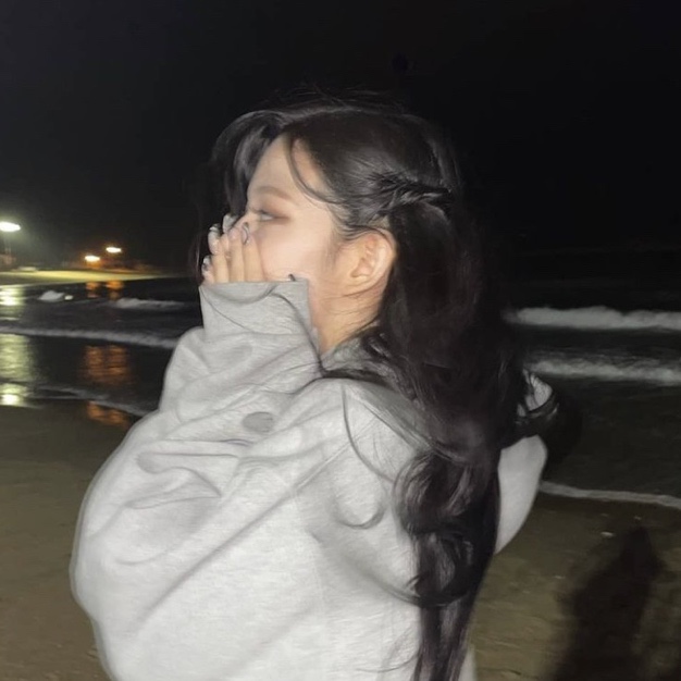 프로미스나인 이채영1_3.jpg
