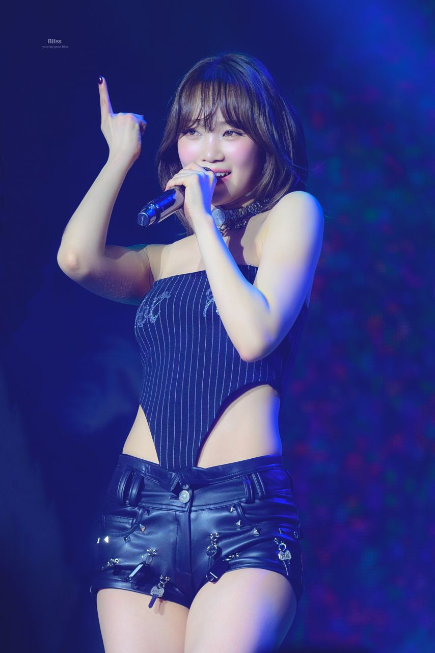 [르세라핌] 김채원1_10.jpg