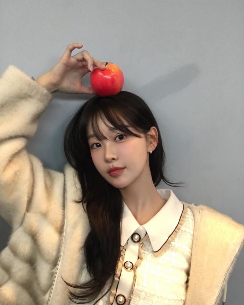 김윤희 아나운서1_5.jpeg