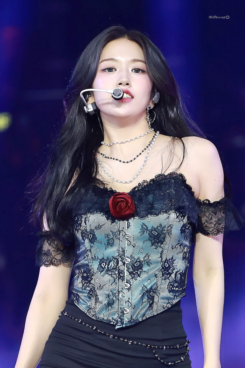 아이브 안유진2_7.jpg
