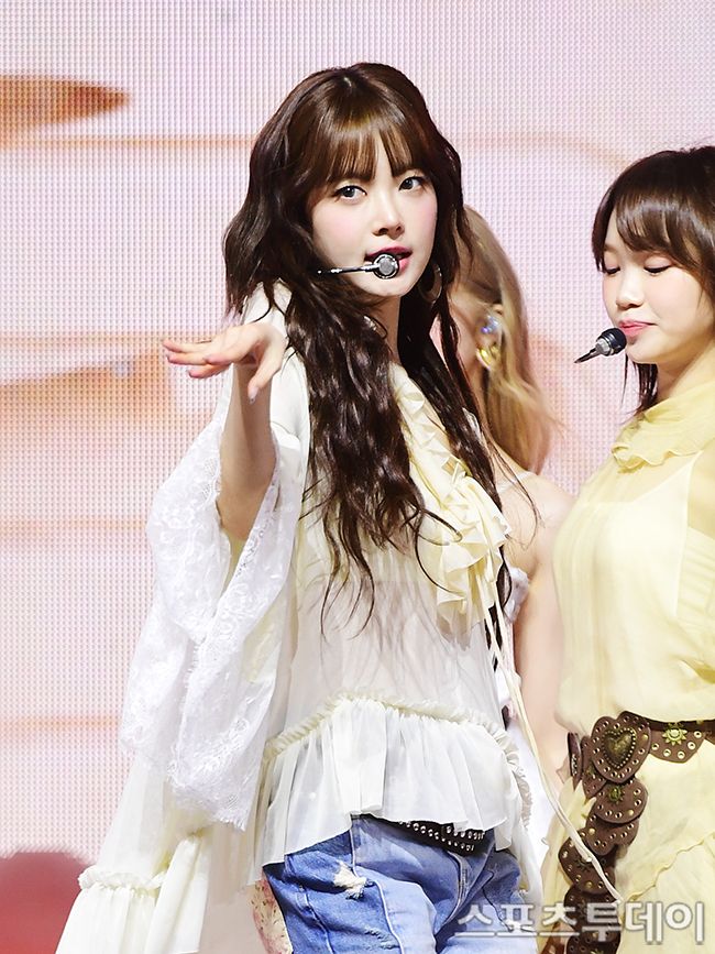 르세라핌 홍은채1_1.jpg