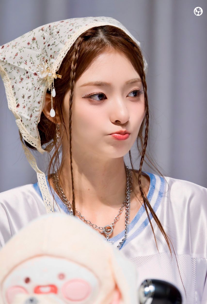 [프로미스나인] 이나경1_2.jpg