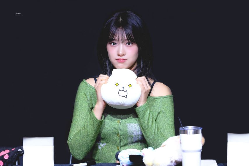 아이브 안유진1_6.jpg