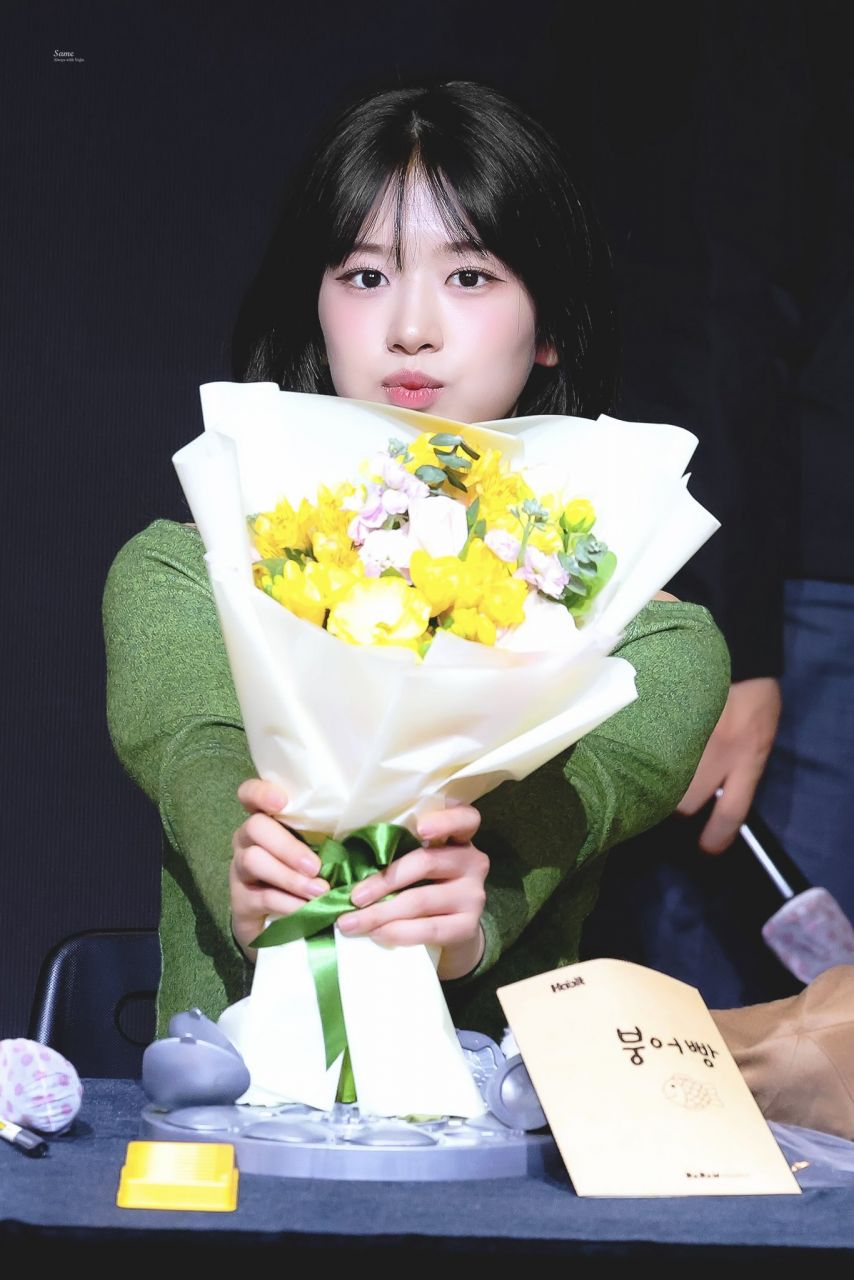 아이브 안유진1_2.jpg
