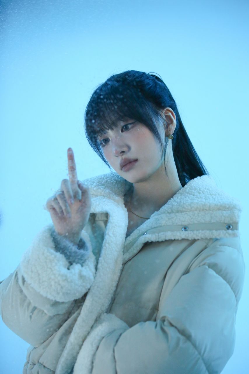 아이브 리즈 X '8seconds' 광고 촬영 현장 비하인드 (5)