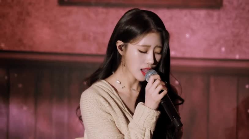 노래하는 청순 미주 2.gif