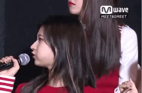 트와이스 사나 먹방 6.gif