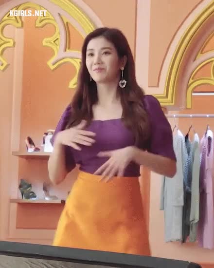 권은비 무브먼트.gif