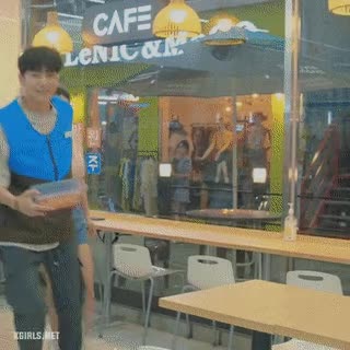 1627100392.gif