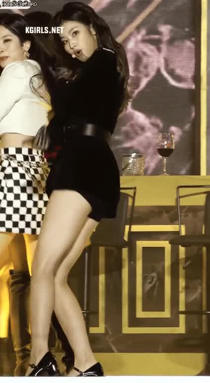 섹시한 사나 각선미 11.gif