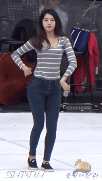 8dd83f9ab60cbbec0c9b588601ab10c7_1645725434_0642.gif