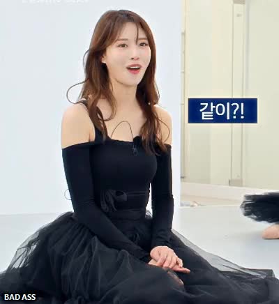 발레치마 입기가 너무 민망했던 러블리즈 미주 32.gif
