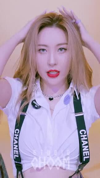 스튜디오 춤 스쿨룩 선미 - 꾸르