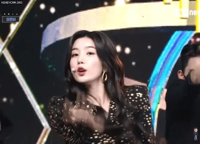 035603105b895820e6a204b8d9a593bb_1631541818_0947.gif