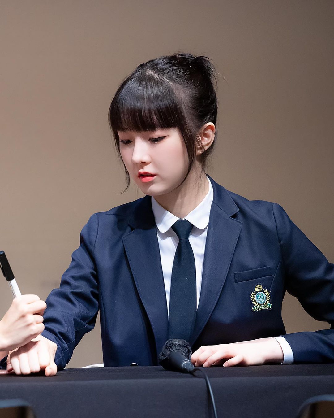 juhyeons.lightsum_p_CgLwwF1P9km_6.jpg