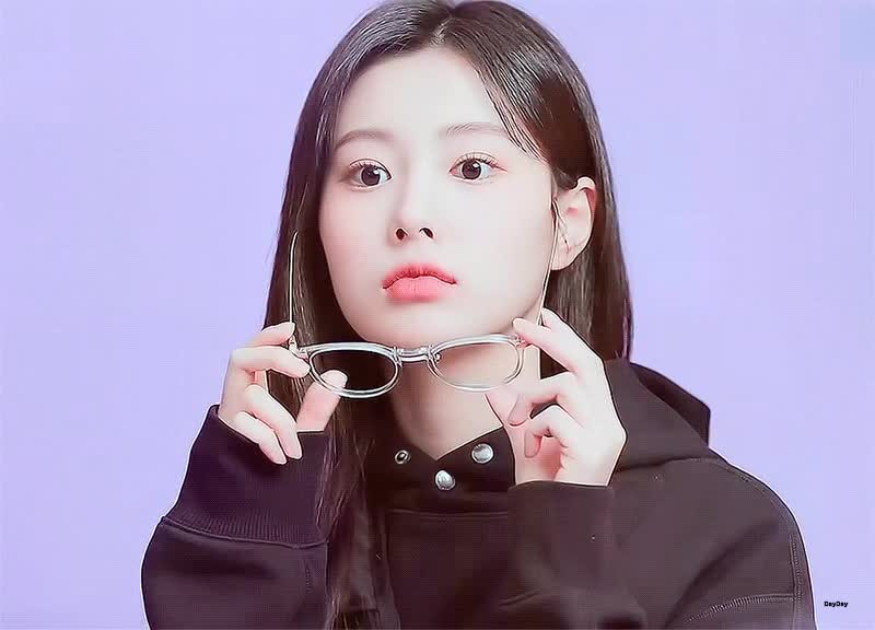 강혜원.gif