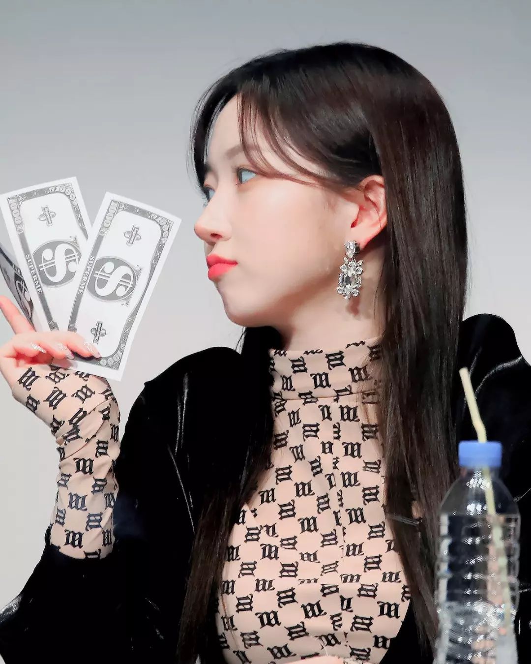 haewonz.nmixx_p_CcNsFPVlA9C_2.jpg