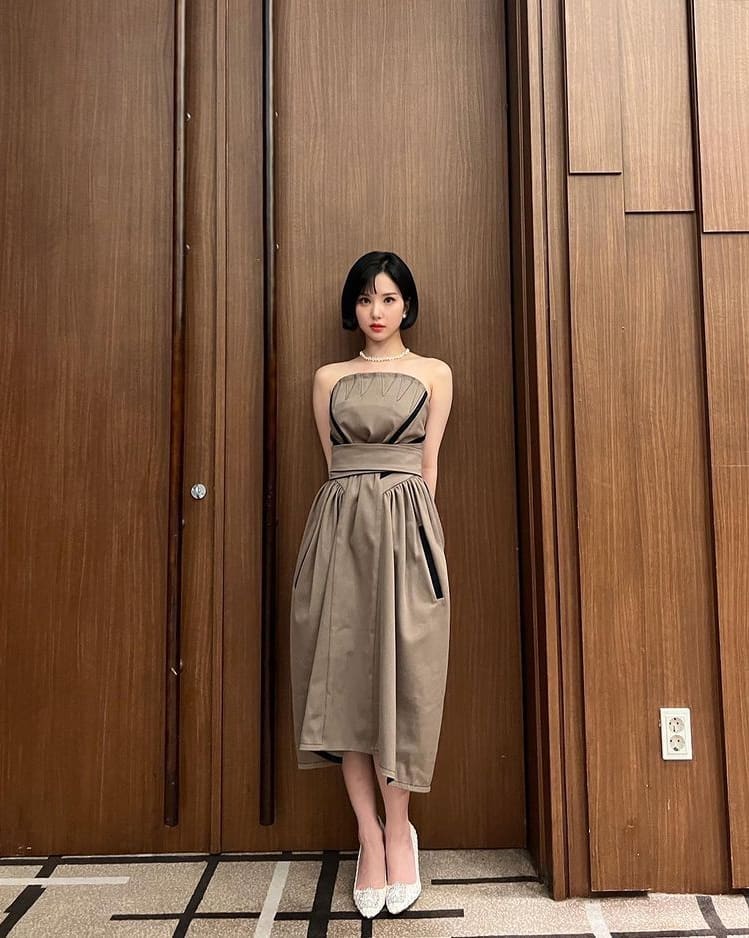 eunha_viviz_p_CcQBllTpHM2_10.jpg