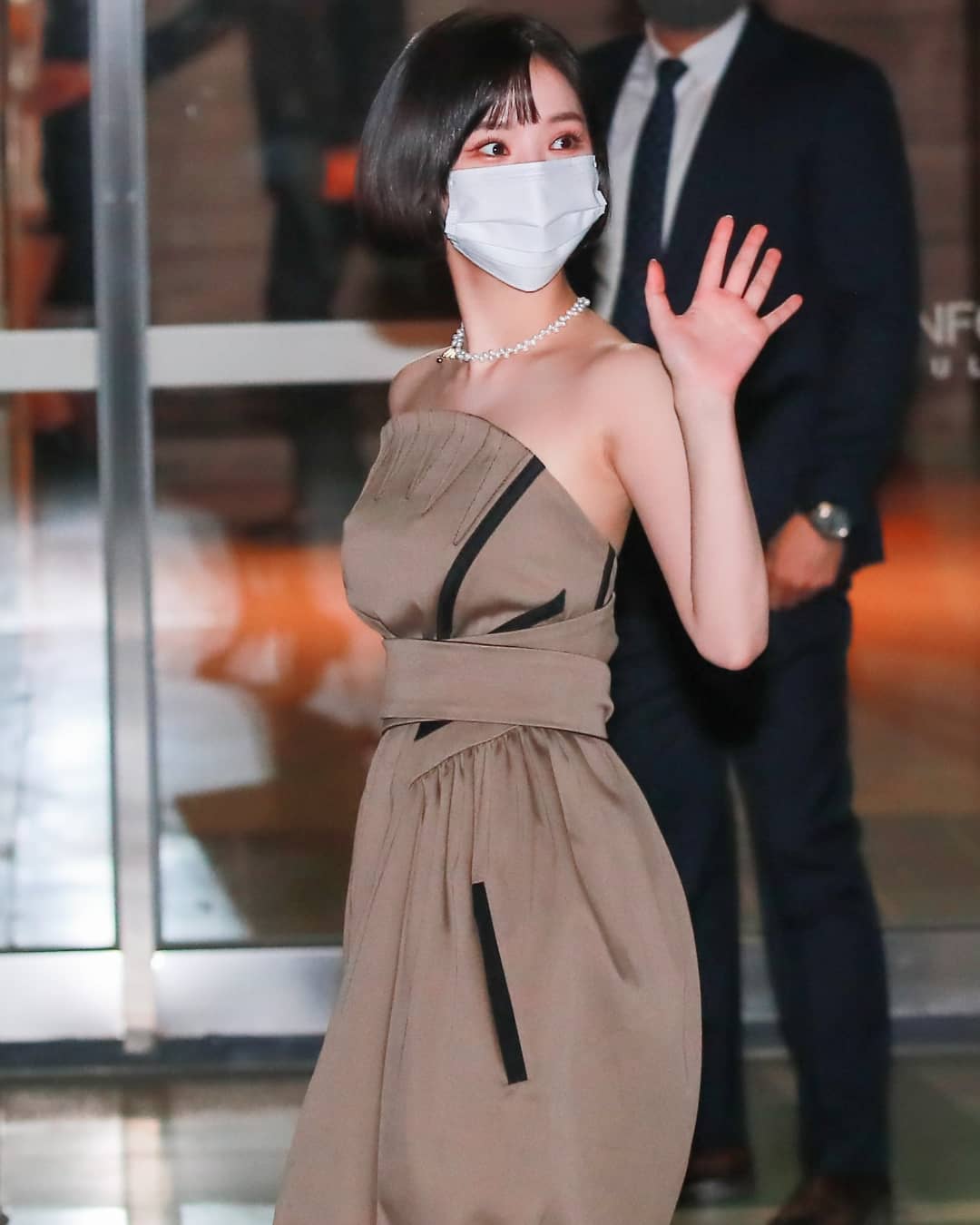 eunha_viviz_p_CcQBllTpHM2_3.jpg