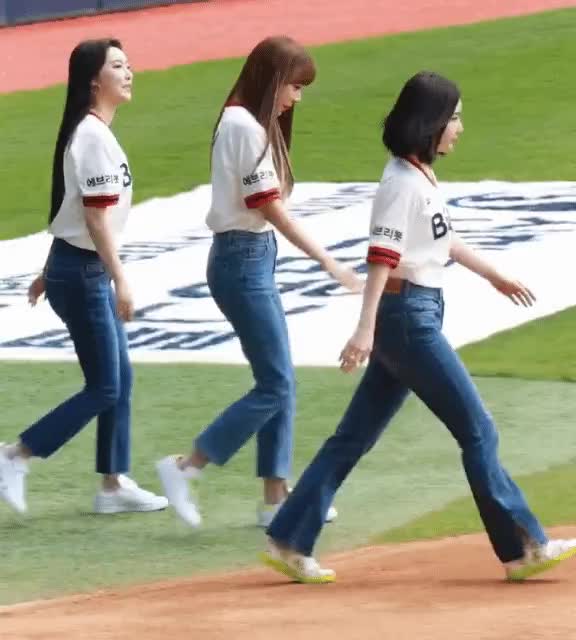 72ce3535ae823b6eba18f917afe7aa7d_1654069297_455.gif