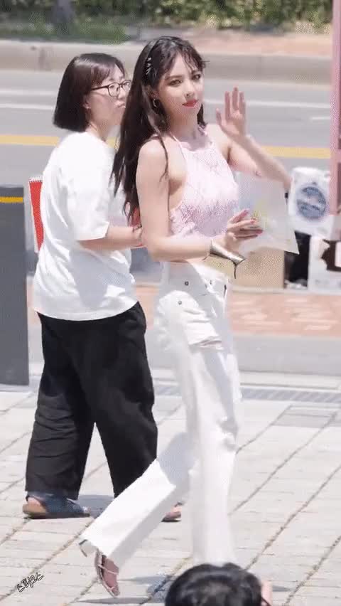 0d847f9c3bb0ec3e44c20c95692afebe_1648938628_6457.gif