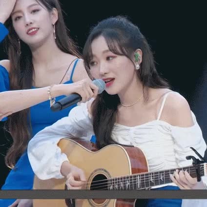 포니테일 러블리즈 류수정 5.gif