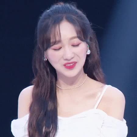 포니테일 러블리즈 류수정 1.gif