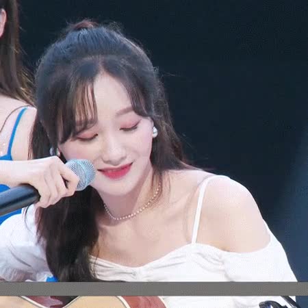 포니테일 러블리즈 류수정 6.gif