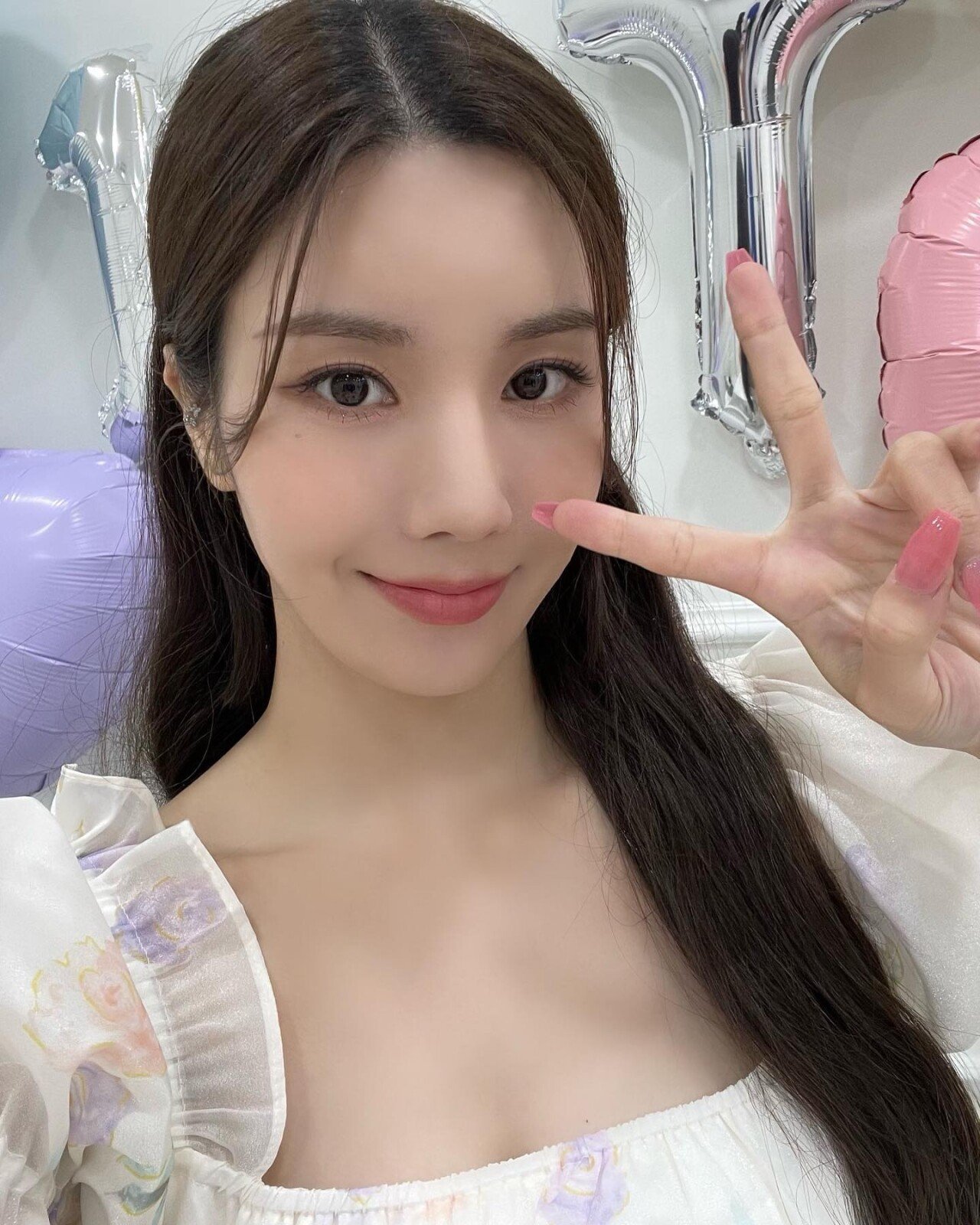 Fa7hTJfVQAAPmpQ.jpg 권은비 오피셜 인스타