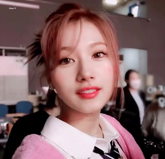 존예 사나 8.gif